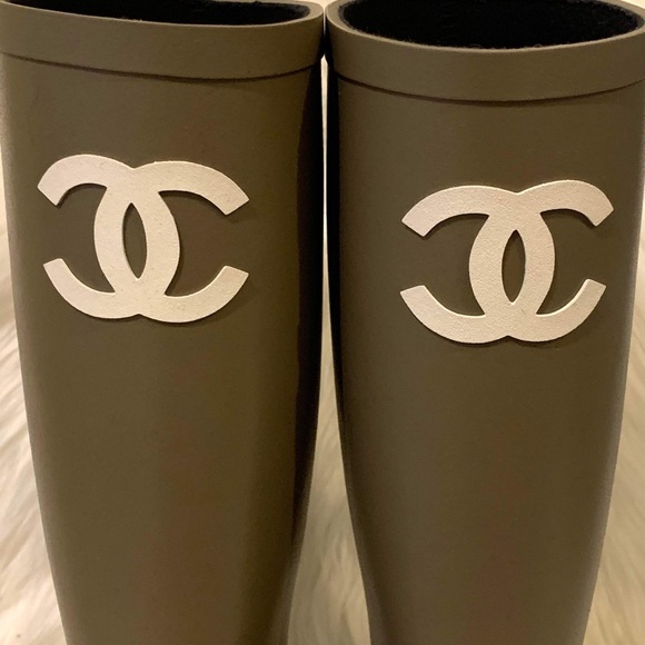 ✨‼️SOLD‼️Brand new authentic chanel rain boots size 36 dark beige - Picture 3 of 6